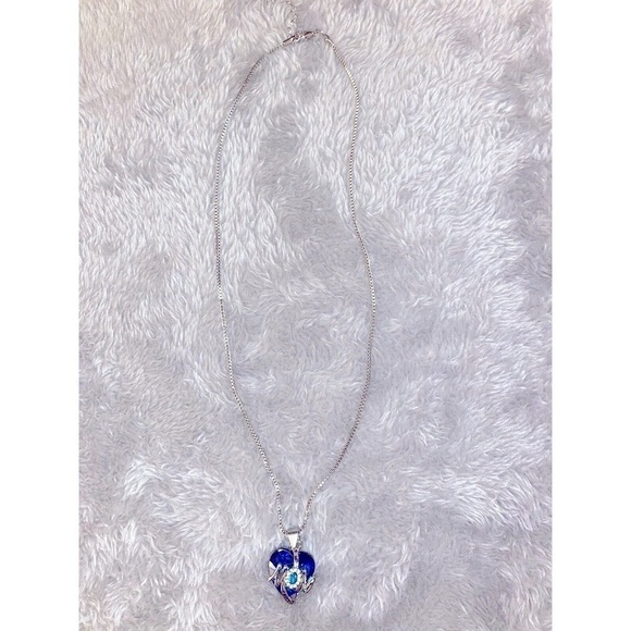 Cherished MOM heart pendant in white gold ‘ I love you’ 17 inch chain - Picture 4 of 4